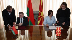 Во время подписания договора о сотрудничестве. Фото посольства Беларуси в Сербии