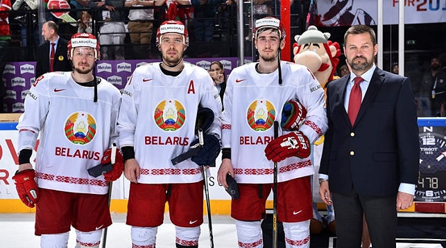 Александр Павлович, Евгений Лисовец, Евгений Ковыршин и Игорь Рачковский. Фото IIHF