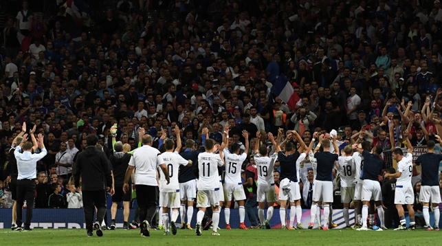 Радость сборной Люксембурга после матча с французами