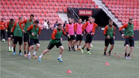 Игроки сборной Беларуси во время тренировки в Швейцарии. Фото АБФФ