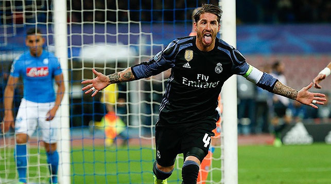 Капитан "Реала" Серхио Рамос празднует гол в ворота "Наполи". Фото Reuters