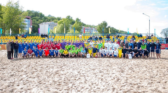 Команды-участники. Фото Белорусской федерации пляжного футбола