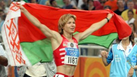 Юлия Нестеренко после победного забега на стометровке в Афинах в 2004 году. Фото из архива