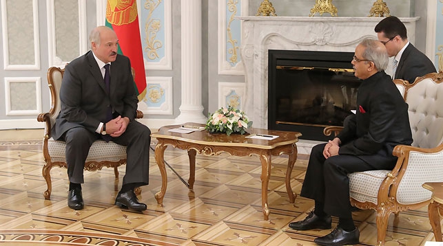 Александр Лукашенко и Панкадж Cаксена
