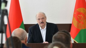 Александр Лукашенко во время совещания