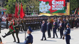 Александр Лукашенко во время церемонии возложения