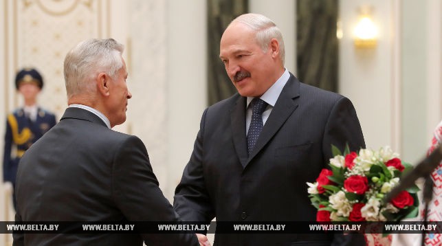 Александр Лукашенко и Михаил Козинец. Фото из архива