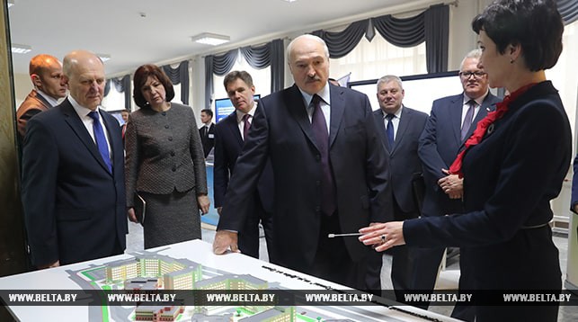 Александр Лукашенко во время посещения Гродненского госуниверситета