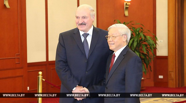 Александр Лукашенко и Нгуен Фу Чонг. Фото из архива