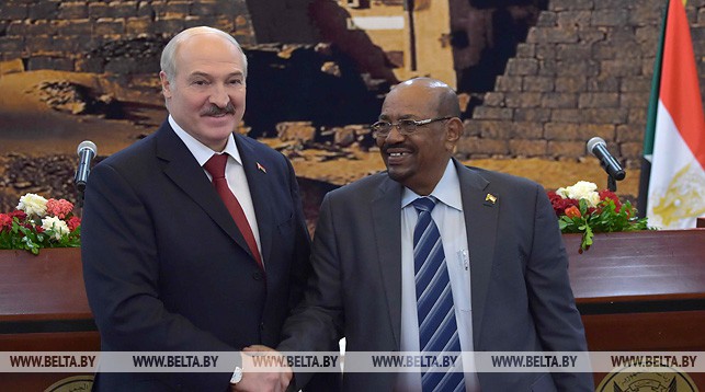Александр Лукашенко и Омар Хасан Ахмед аль-Башир. Фото из архива