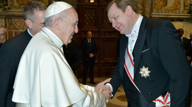 Папа Римский Франциск и Сергей Алейник. Фото МИД