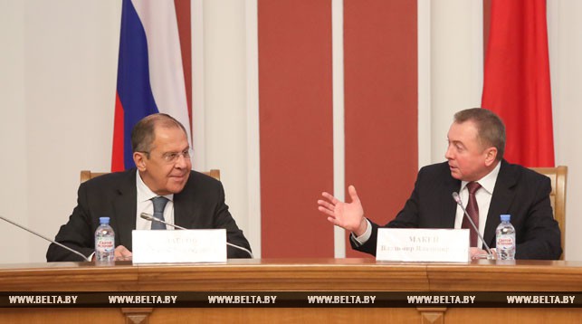 Сергей Лавров и Владимир Макей во время заседания