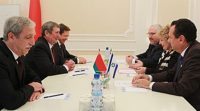 Во время встречи. Фото сайта правительства