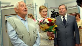 Открытие &quot;Музея олимпийской славы&quot;. Выступает бывший руководитель спортивной отрасли Беларуси, Герой Советского Союза Виктор Ливенцев. 6 июля 2006 года.
