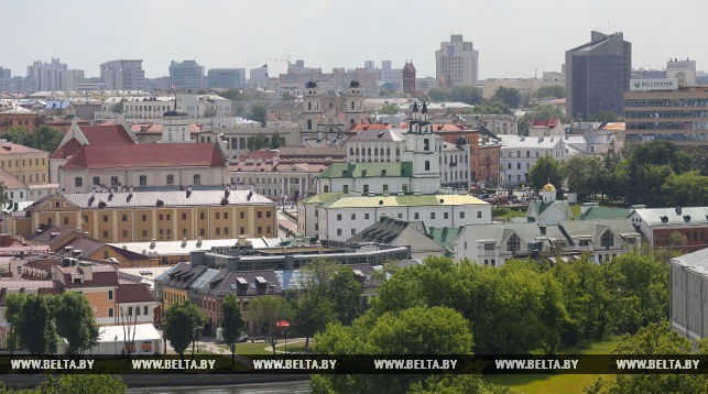 Вид на улицу Зыбицкая и Свято-Духов кафедральный собор (Минск)