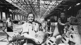 Бригада девушек-комсомолок на строительстве Минского автозавода. 1947 год