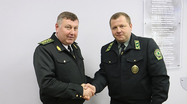 Владимир Бондарь и Виталий Дрожжа. Фото Министерства лесного хозяйства