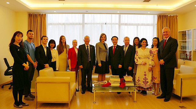 Фото генерального консульства Беларуси в Шанхае