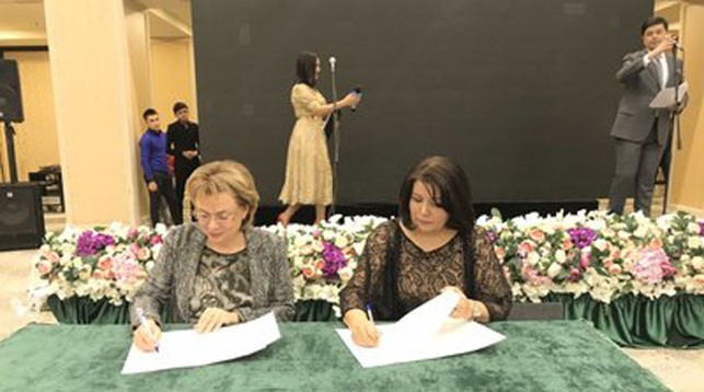 Во время подписания. Фото посольства Беларуси в Узбекистане