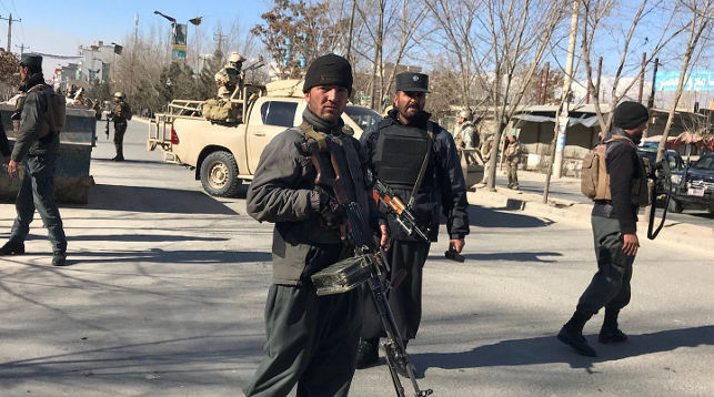 Афганские военные и полицейские. Фото Reuters