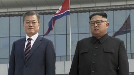 Президент Республики Корея Мун Чжэ Ин и лидер КНДР Ким Чен Ын. Фото Korea Broadcasting System via AP