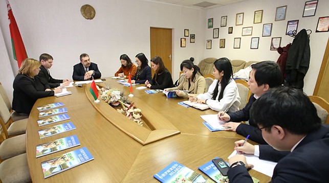 Во время встречи. Фото Министерства информации Беларуси