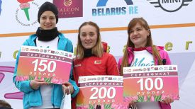 Призеры забега на 2 км (слева направо) - Светлана Курганская, Татьяна Шабанова и Анна Летун