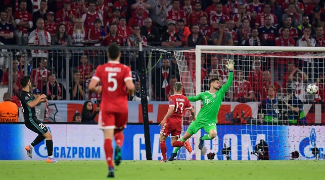 Марко Асенсио забивает победный мяч в ворота "Баварии". Фото УЕФА