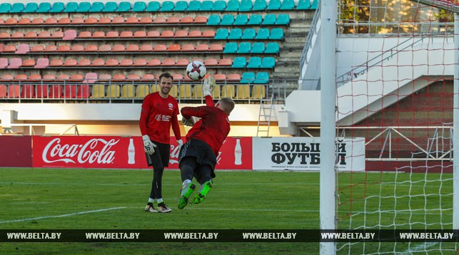 Во время открытой тренировки беларусской сборной накануне товарищеского матча с Венгрией