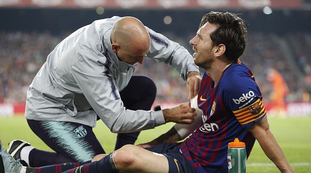 Лионель Месси во время матча с "Севильей". Фото официального сайта "Барселоны"