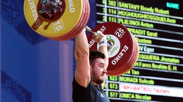 Евгений Тихонцов. Фото Международной федерации тяжелой атлетики