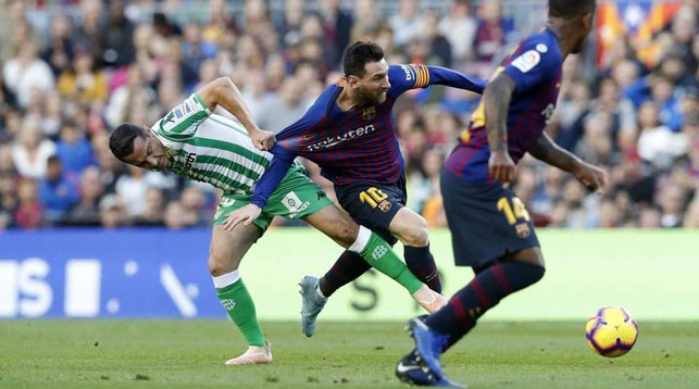 Лионель Месси в матче против "Бетиса". Фото официального сайта "Барселоны"