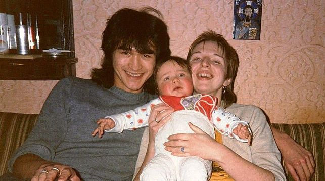 Виктор Цой с женой Марьяной и сыном Сашей. Фото "КП"/joannastingray.com