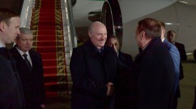 Александр Лукашенко в аэропорту города Сочи