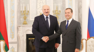 Александр Лукашенко и Дмитрий Медведев. Фото из архива