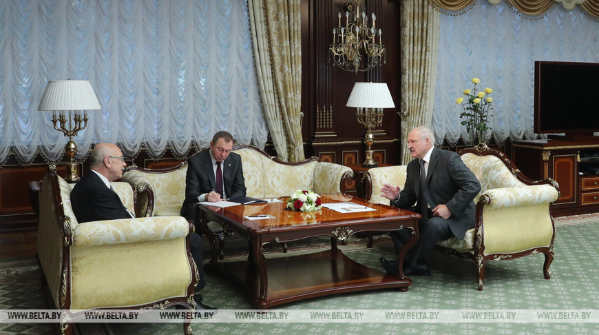 Владимир Воронков и Александр Лукашенко во время встречи