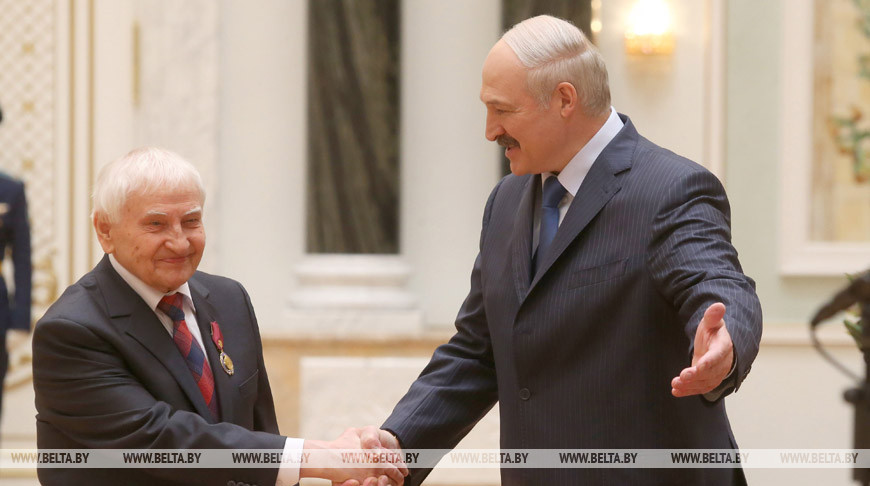 Тадеуш Кокштыс и Александр Лукашенко. Фото из архива