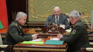 Президент Беларуси Александр Лукашенко, госсекретарь Совета безопасности Станислав Зась и председатель Госпогранкомитета Анатолий Лаппо