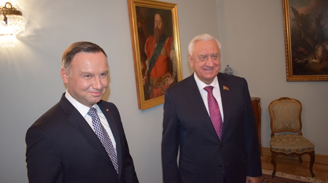 Анджей Дуда и Михаил Мясникович. Фото посольства Беларуси в Польше