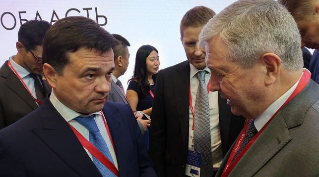 Андрей Воробьев и Владимир Семашко. Фото посольства Беларуси в России