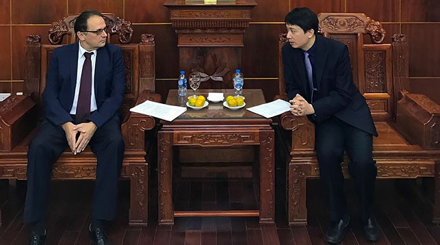 Владимир Гошин и Фам Куанг Хунг. Фото посольства Беларуси во Вьетнаме