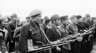 Партизанский парад в Минске. 1944 год