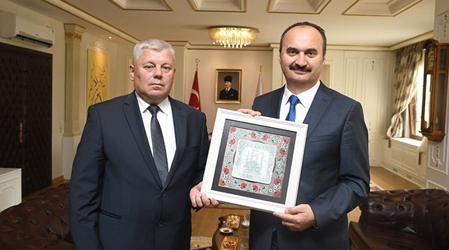 Мечислав Гой и Экрем Джаналп. Фото посольства Беларуси в Турции