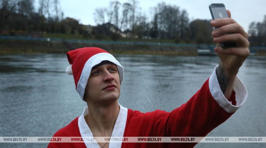 Филипп Федорчук в костюме Деда Мороз
