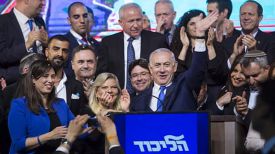 Премьер-министр Израиля Биньямина Нетаньяху (в центре). Фото Getty Images