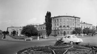 Гостиница &quot;Буг&quot; и новые жилые дома на улице Орджоникидзе в Бресте, сентябрь 1961 г.