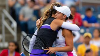 Виктория Азаренко и Эшли Барти. Фото Jimmie48 tennis photography