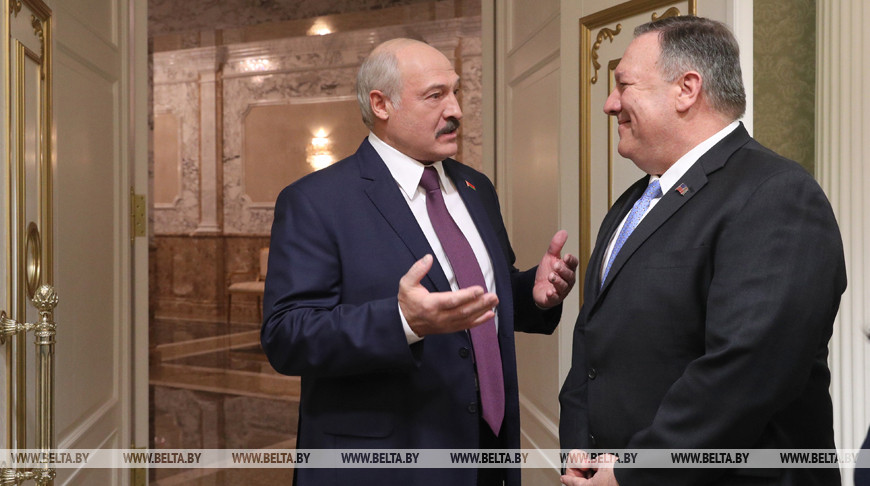 Александр Лукашенко и Майкл Помпео во время встречи
