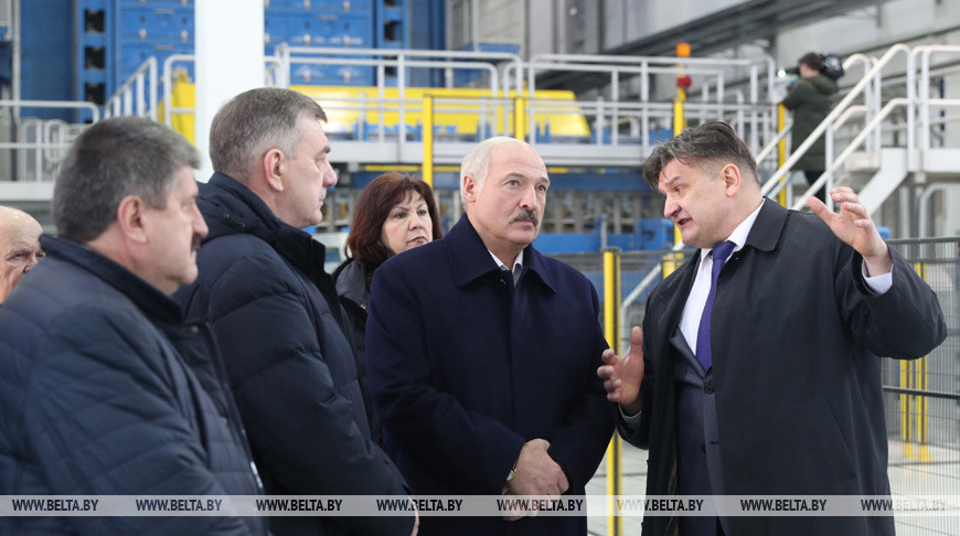 Александр Лукашенко во время посещения Светлогорского ЦКК