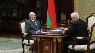 Александр Лукашенко и Михаил Мясникович